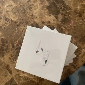 Apple Wireless Earbuds in White